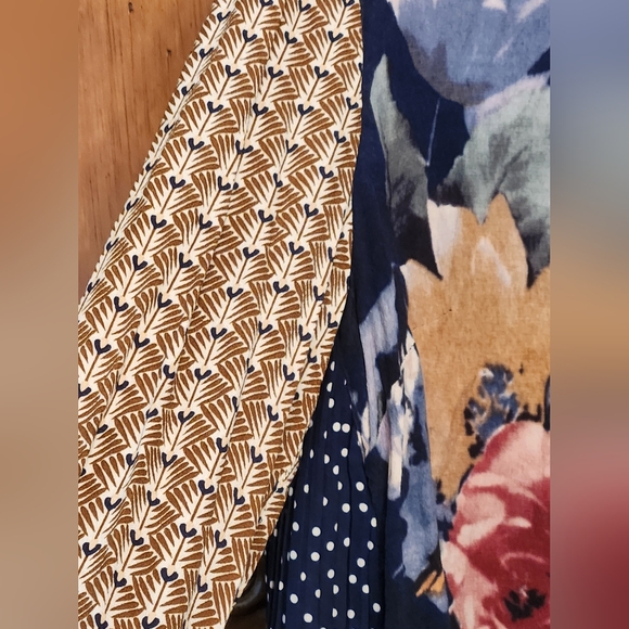 John Mark Patterned Buttoned Tunic - Picture 5 of 5